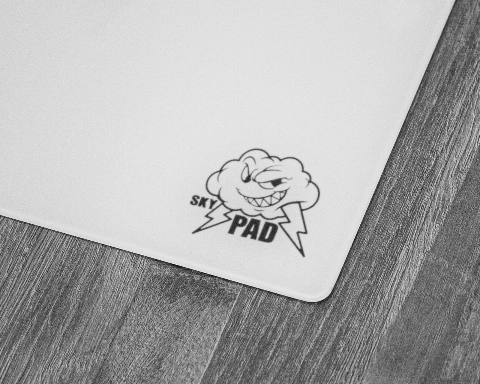 Skypad Glass 3.0 - XL (White - Cloud Logo) - Mousepad