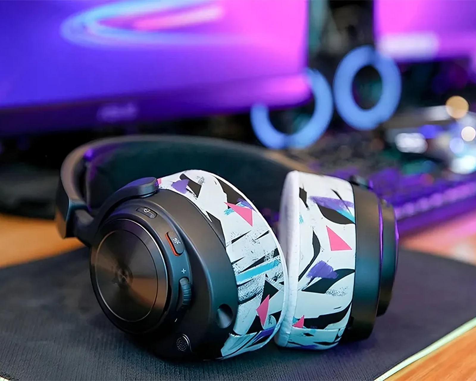 Wicked Cushions FreeZe Nova Wireless Ear Cushions - 90's White