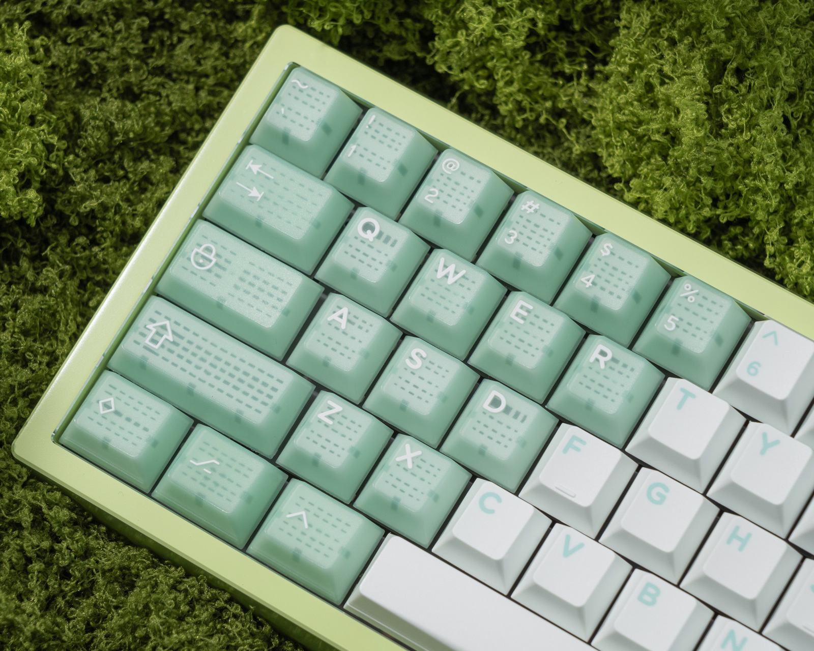 Wuque Studio Zoom65 No Tail Light Edition - Milk Green - us