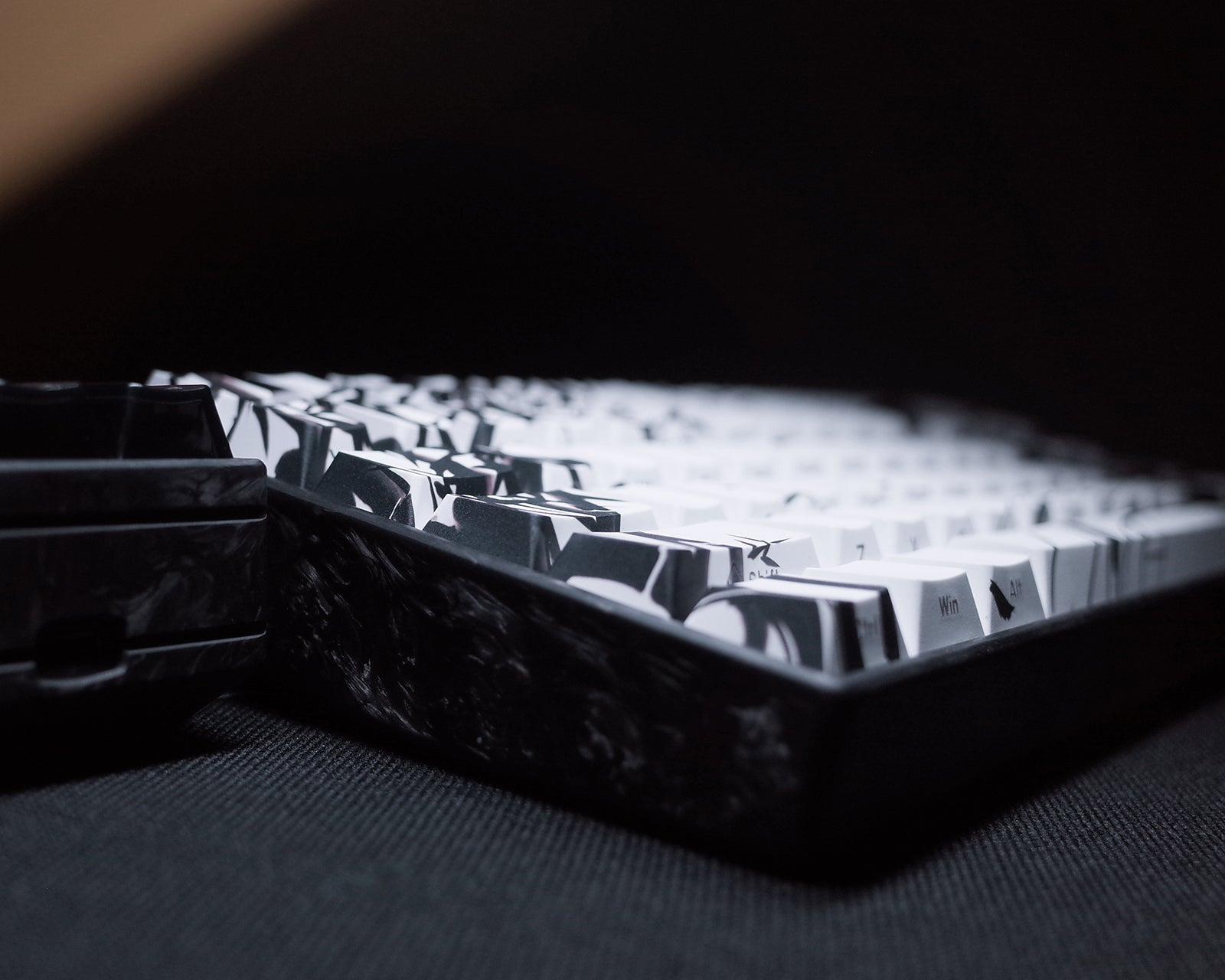 WLMouse YING75 Forged Carbon Fiber Keyboard - White [Gateron