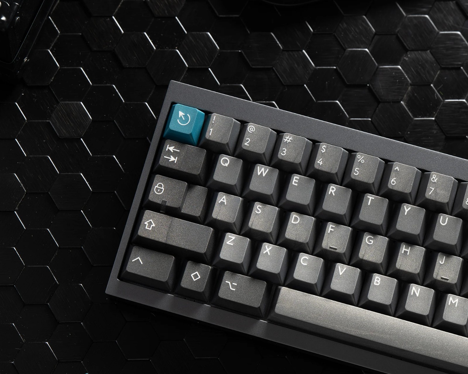 KBDfans PBTfans Iron Dolch - Base kit - us.MaxGaming.com