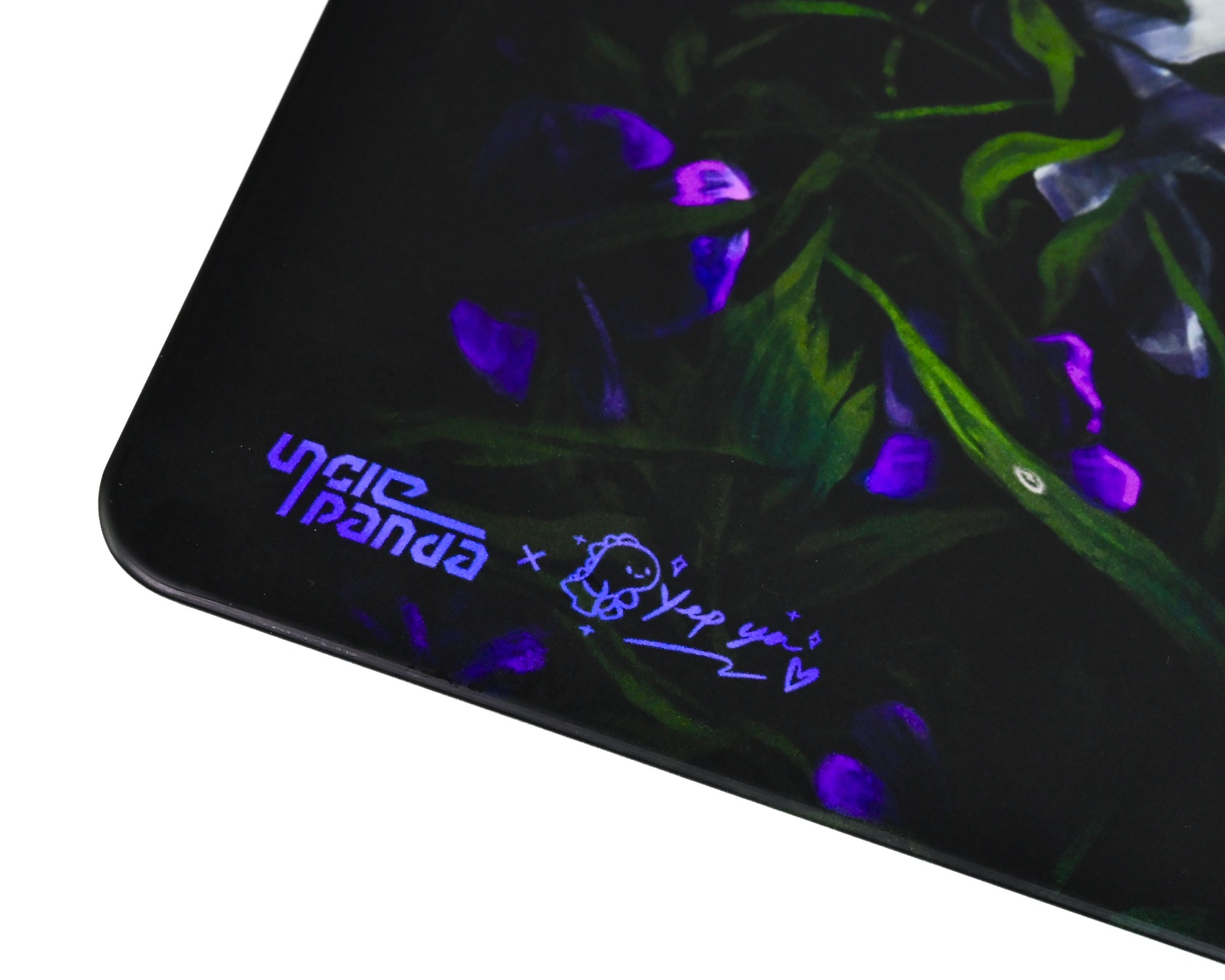 キース・へリング　Global Man GALLERY MOUSEPADS Uncle Panda Resent Glass Mousepad - us.MaxGaming.com