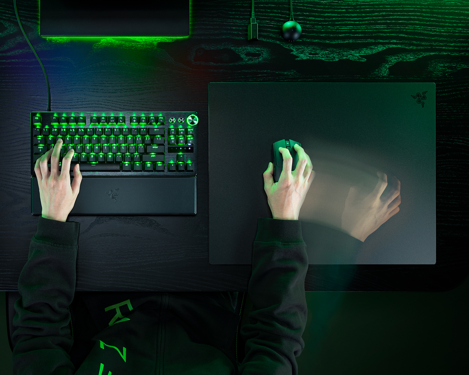 Razer Atlas Pro Glass Mousepad - Black - us.MaxGaming.com